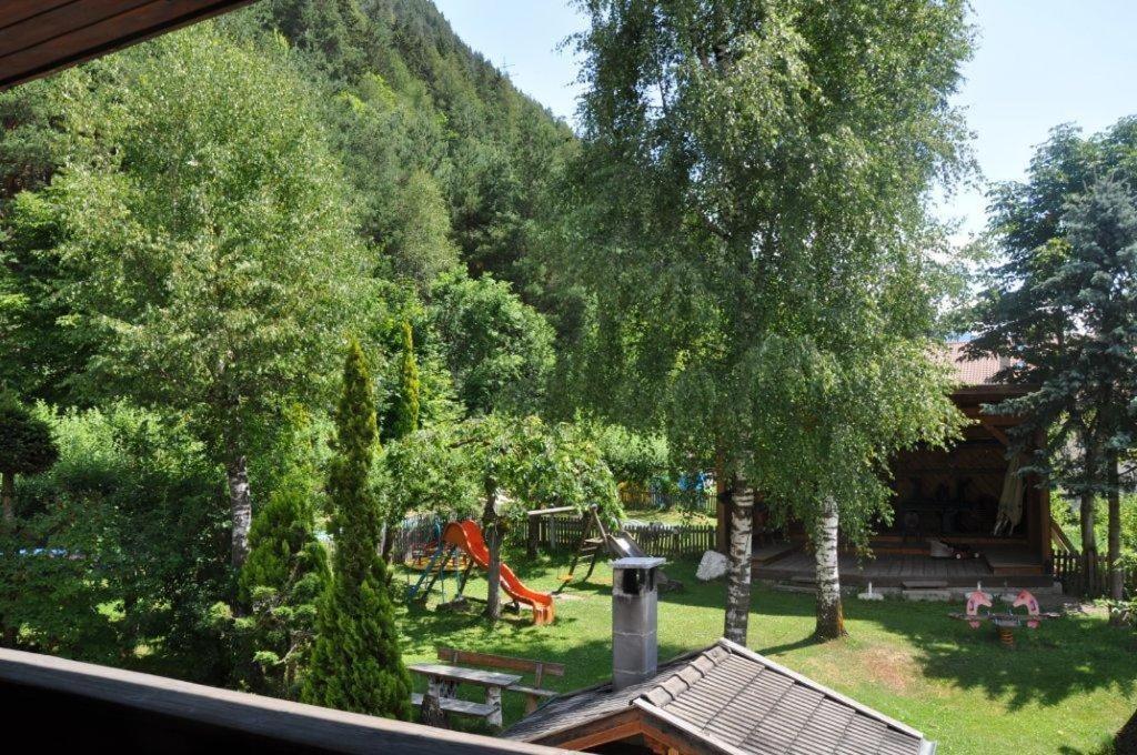 Отель Burgfrieden Випитено Экстерьер фото